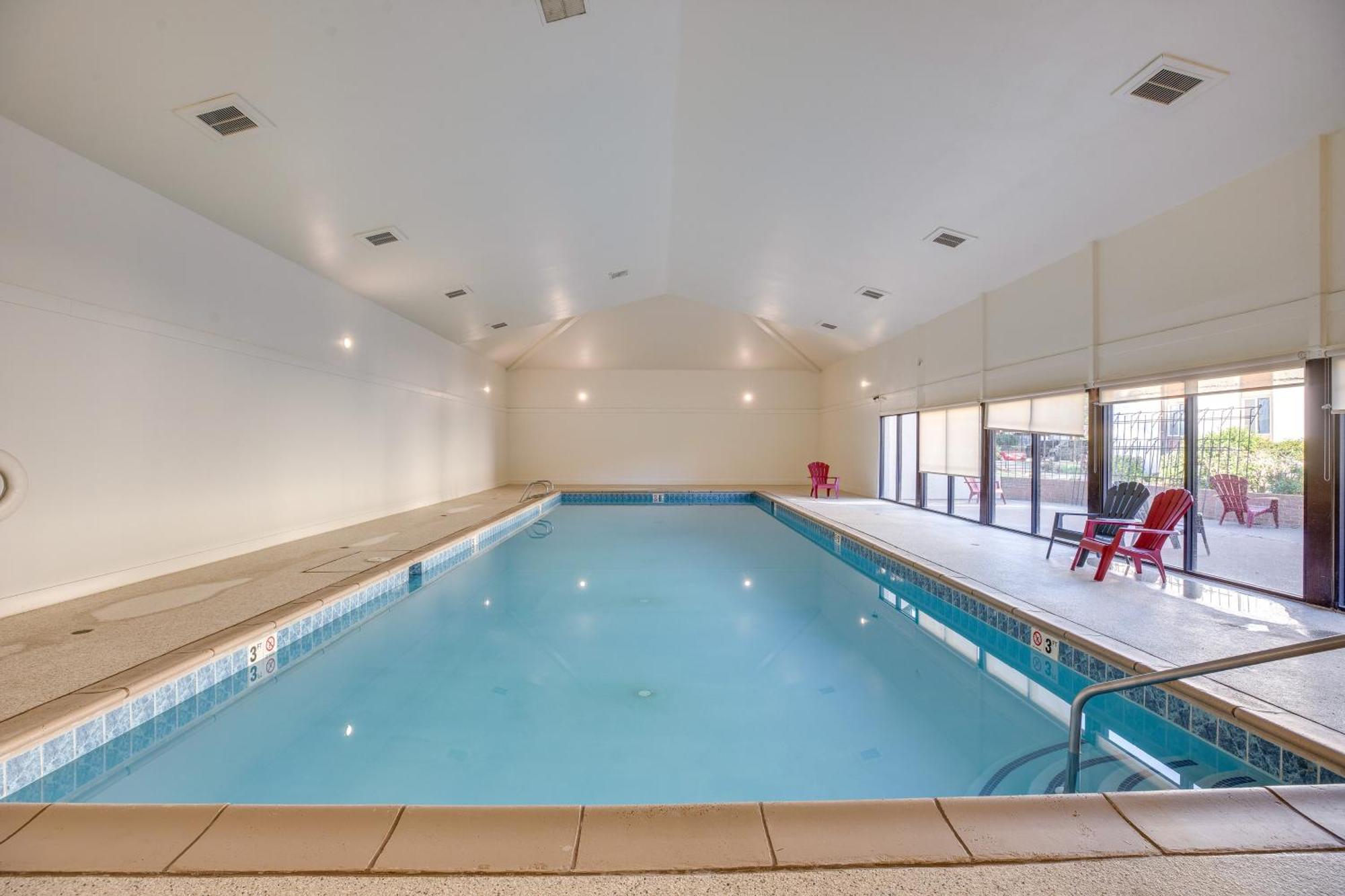 Grand Junction Condo Balcony, Community Pool! Exterior photo