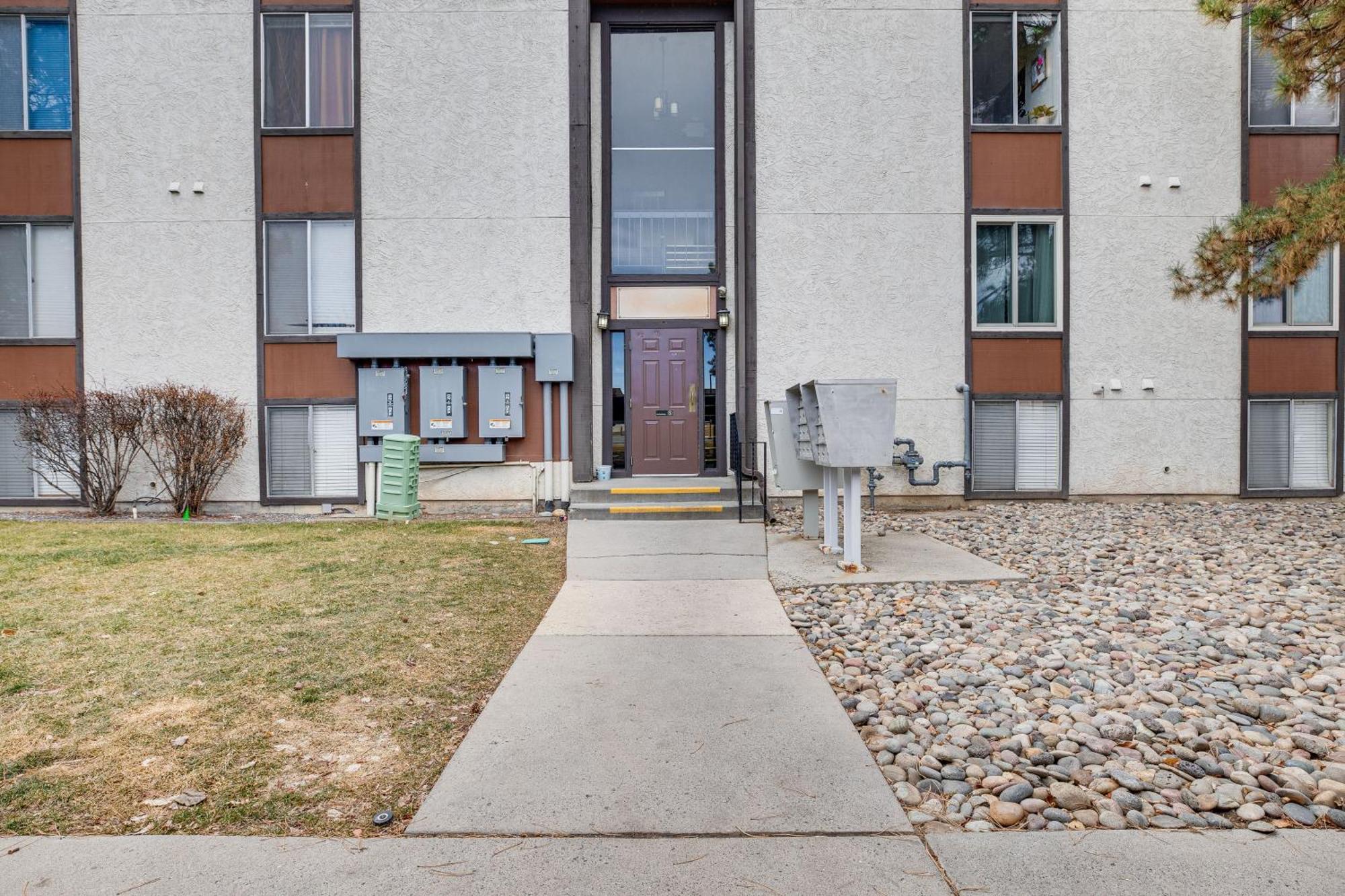 Grand Junction Condo Balcony, Community Pool! Exterior photo