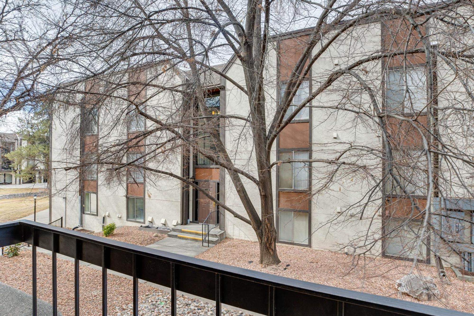 Grand Junction Condo Balcony, Community Pool! Exterior photo